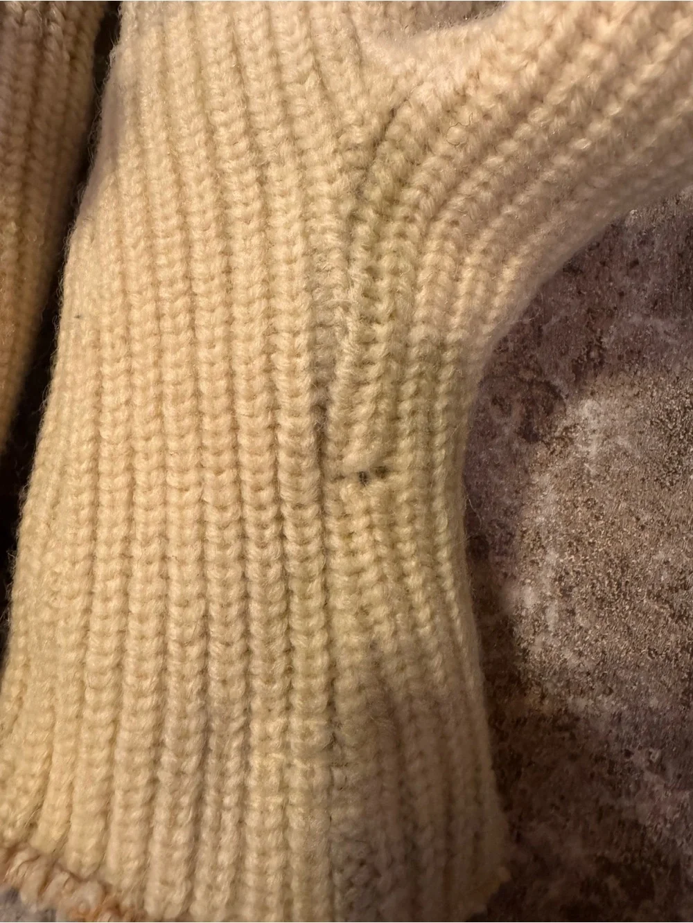 Adult pair of vintage cream-colored ribbed knit 100% wool mittens size medium